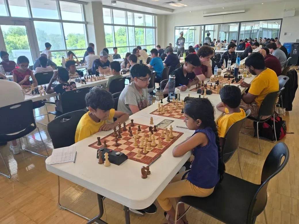 Players during a round